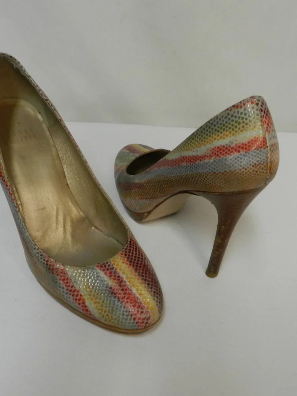 Stuart Weitzman Size 7 yLeather classic Wood heels pumps Snake Embossed Rainbow